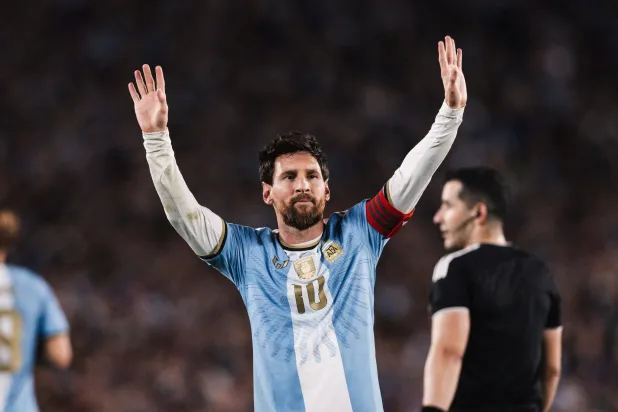 ميسي في مباراته الوداعية أمام منتخب بنين (د.ب.أ)