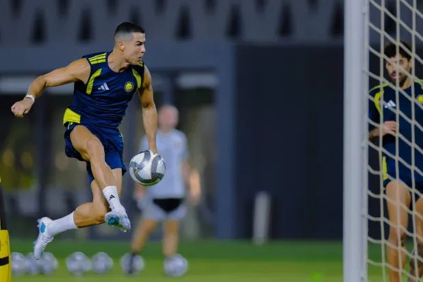 رونالدو خلال تدريبات النصر الأخيرة (موقع نادي النصر)