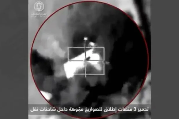 لحظة تدمير منصة إطلاق صواريخ للميليشيا الحوثية (التحالف)
