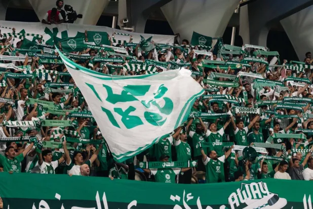جماهير الأهلي خلال مباراة الفتح في الأحساء (موقع النادي)