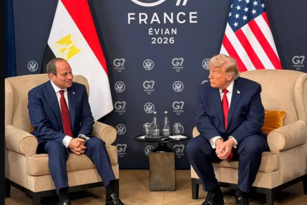لقاء الرئيسين المصري والأميركي على هامش قمة مجموعة السبع يونيو الماضي في فرنسا (الرئاسة المصرية)