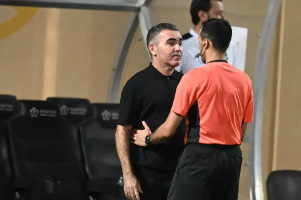 التونسي جلال قادري مدرب الحزم (تصوير: بشير صالح)