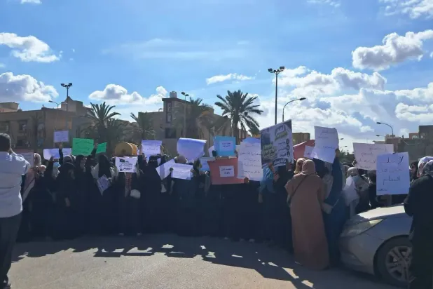 Libya’nın batısındaki Cenzur’da öğretmenlerin dün düzenlediği protestodan, (Genel Öğretmenler Sendikası)