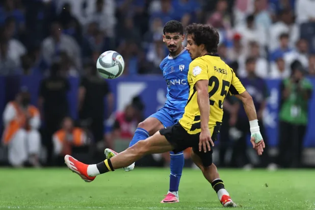 من المواجهة التي جمعت الاتحاد والهلال في الرياض (تصوير: سعد العنزي)