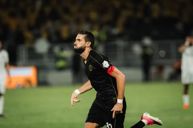 كاراسكو محتفلاً بهدفه في مرمى التعاون (الدوري السعودي للمحترفين)