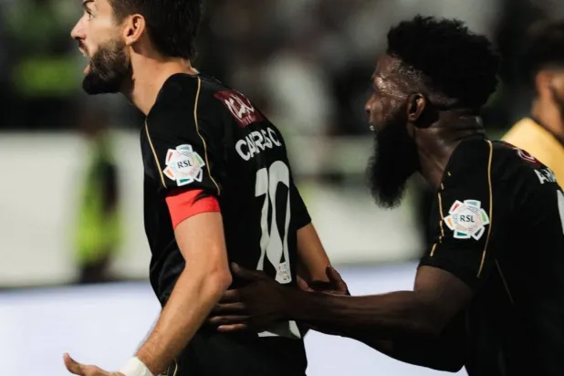 كاراسكو محتفلاً بهدفه في مرمى التعاون (الدوري السعودي)