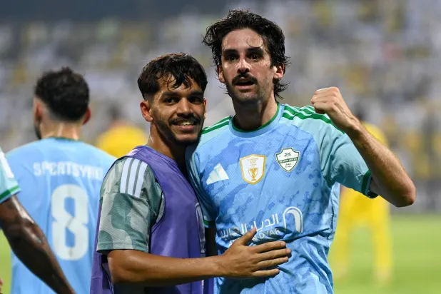  ترينكاو يحتفل بهدفه في شباك الوصل (تصوير: علي خمج) 