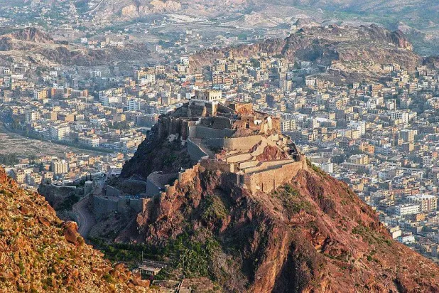 هجمات حوثية دامية على المساكن والأعيان المدنية في تعز