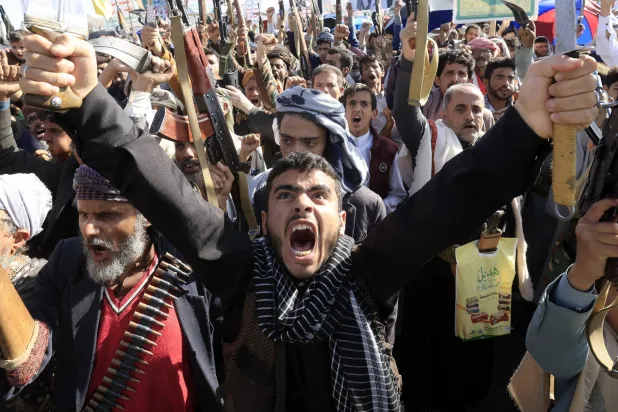 حوثويون خلال حشد في صنعاء دعا له زعيمهم (إ.ب.أ)