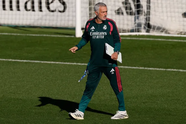 البرتغالي جوزيه مورينيو مدرب روما السابق وريال مدريد الحالي (أ.ف.ب)