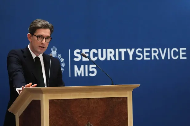 MI5 Başkanı Ken McCallum, 13 Ekim’de Londra’daki MI5 genel merkezinde açıklamalarda bulunurken (DPA)