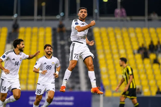 المصري محمد شريف يحتفل بهدف الزوراء في مرمى قطر (نادي الزوراء)