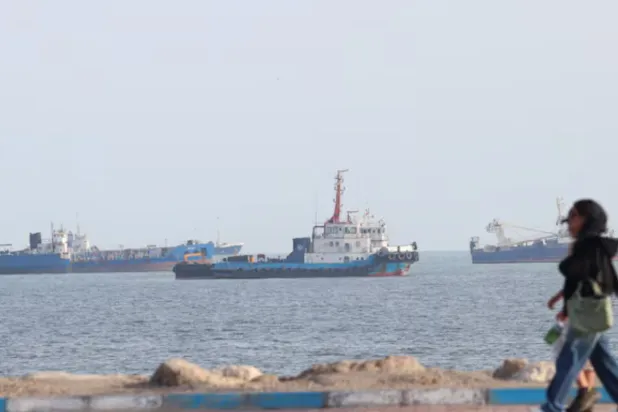 Vessels in the Strait of Hormuz near the beach of Bandar Abbas, Iran, October 13, 2026. Razieh Poudat/ISNA/via WANA (West Asia News Agency) via REUTERS 