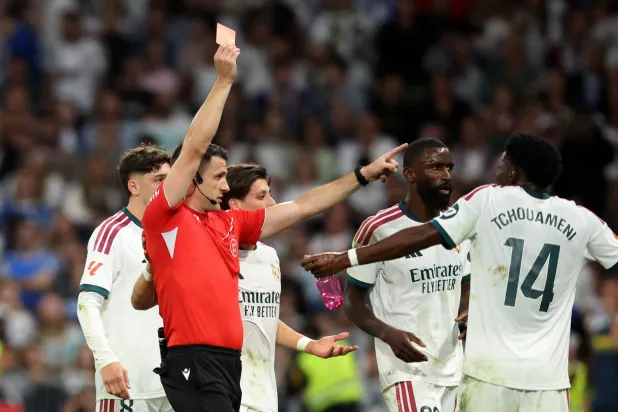 إيقاف فينيسيوس أربع مباريات وغيابه عن كلاسيكو برشلونة