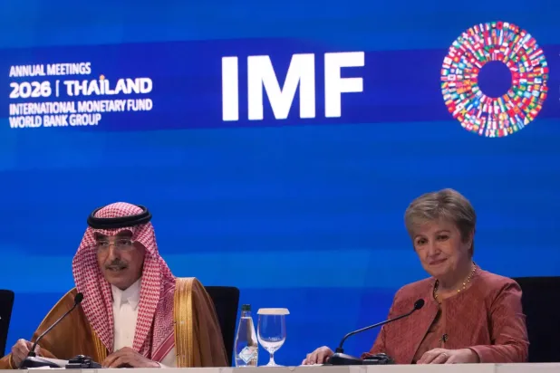 Suudi Arabistan Maliye Bakanı Muhammed el-Cedan, Uluslararası Para Fonu ve Dünya Bankası’nın yıllık toplantıları sırasında düzenlenen oturumlardan birine katıldı. (X)