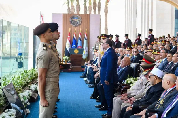 الرئيس المصري عبد الفتاح السيسي خلال حفل تخرج الدفعة رقم 1 للأكاديمية العسكرية المصرية (الرئاسة المصرية)