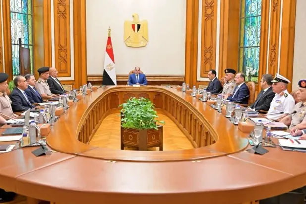 الرئيس المصري عبد الفتاح السيسي يترأس اجتماع مجلس الدفاع الوطني الأحد الذي قرر تقديم أشكال الدعم اللازمة والممكنة كافة للسعودية (الرئاسة المصرية)