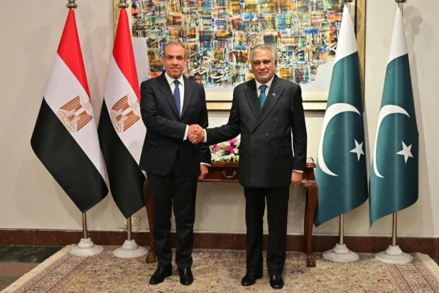 This handout photograph taken and released by Pakistan's Ministry of Foreign Affairs on March 29, 2026 shows Pakistan’s Foreign Minister Ishaq Dar (R) shaking hand with his Egyptian counterpart Badr Abdelatty (L) at Foreign Ministry office in Islamabad, Pakistan. (Pakistan's Ministry of Foreign Affairs Handout/AFP) 