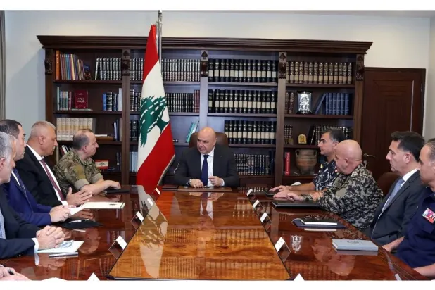 رئيس الجمهورية جوزيف عون مترئساً الاجتماع الأمني في القصر الرئاسي (رئاسة الجمهورية)