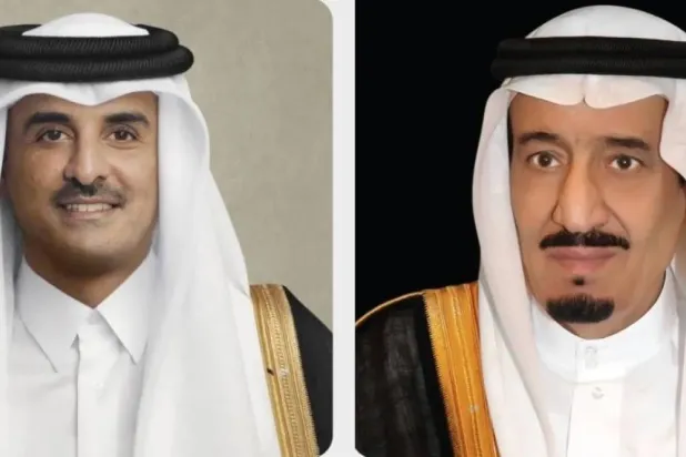 Custodian of the Two Holy Mosques King Salman bin Abdulaziz Al Saud and Emir of Qatar Sheikh Tamim bin Hamad Al Thani. (Asharq Al-Awsat)