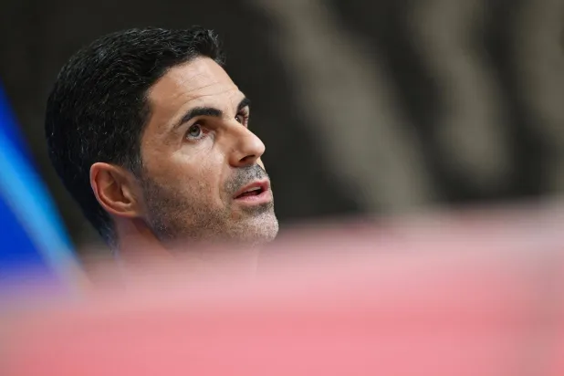 الإسباني ميكيل أرتيتا المدير الفني لفريق آرسنال (د.ب.أ)