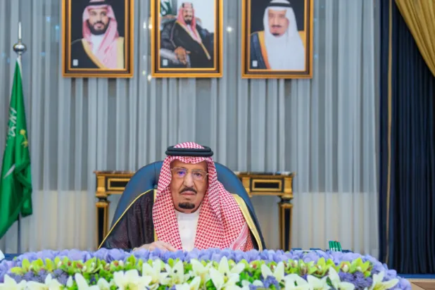 Kral Selman bin Abdulaziz Riyad'da Bakanlar Kurulu toplantısına başkanlık etti. (SPA)