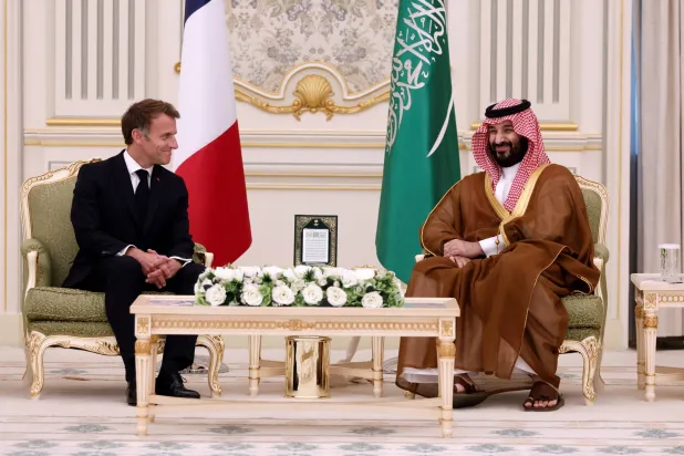 Prince Mohammed bin Salman, Saudi Crown Prince and Prime Minister, receives French President Emmanuel Macron at the Al Yamamah Palace in Riyadh, Saudi Arabia, October 21, 2026. (Reuters) 