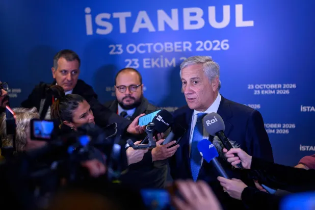 Italy's Foreign Minister Antonio Tajani (R) speaks to media after the meeting of the top diplomats of the R4 mechanism and the European E3 mechanism, in Istanbul on October 23, 2026. (AFP) 