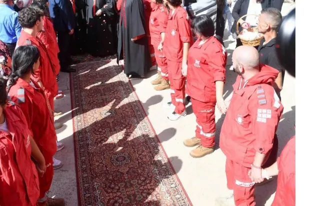 الراعي لدى وصوله إلى العاقورة لترؤس قداس الأحد (فيسبوك)