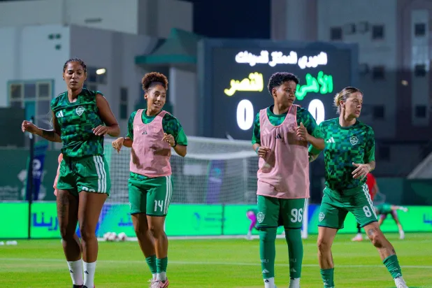 «سيدات الأهلي» من منصات التتويج إلى صدمة العشرة
