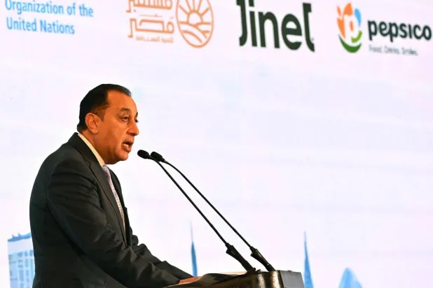 مصطفى مدبولي أكد خلال «منتدى مصر» السبت أن الحكومة تستهدف مضاعفة سعة باقة الإنترنت الأرضي الأساسية (صفحة مجلس الوزراء على «فيسبوك»)