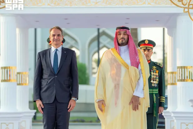 Prince Mohammed bin Salman bin Abdulaziz Al Saud, Saudi Crown Prince and Prime Minister, and Greek Prime Minister Kyriakos Mitsotakis in Riyadh. (SPA)