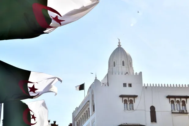 البرلمان الجزائري يوافق على إرسال قوات مسلحة إلى النيجر