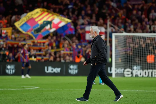 مورينيو يفك شفرة برشلونة… ويعيد ريال مدريد إلى سباق اللقب