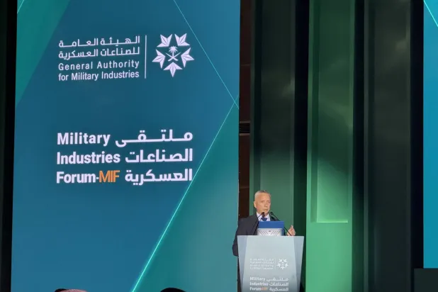 العميد المتقاعد جوزيف «جو» رانك رئيس «لوكهيد مارتن السعودية» خلال مشاركته في «ملتقى الصناعات العسكرية السعودية» بالرياض (الشرق الأوسط)