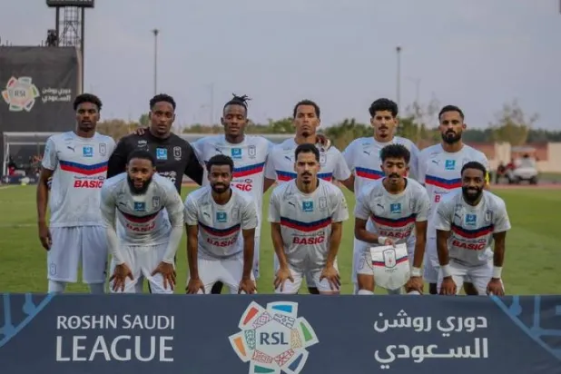 سيكون لقاء أبها والفيصلي غداً الثلاثاء من المباريات التي ينتظرها جماهير الفريقين (نادي أبها)