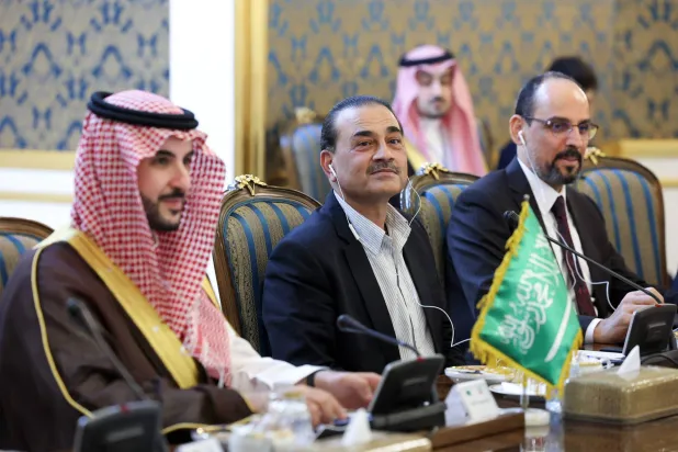 الأمير خالد بن سلمان مترئساً وفد بلاده في الاجتماع الرباعي بين السعودية وباكستان وتركيا وإيران (أ.ف.ب)