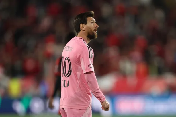 الأرجنتيني ليونيل ميسي قاد منتخب بلاده لنهائي المونديال (أ.ف.ب)