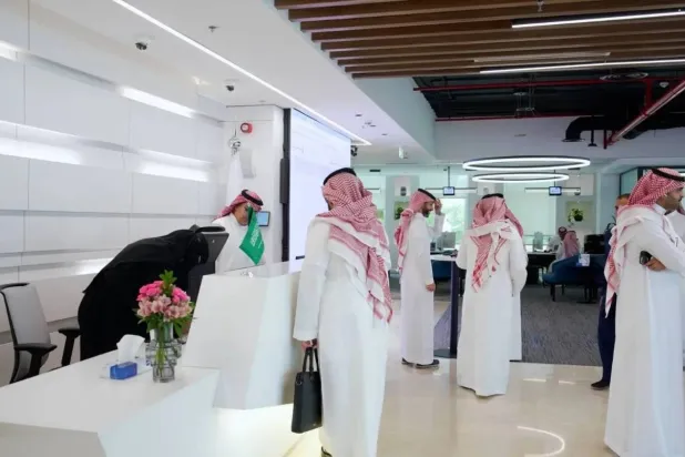 A view of operations at the Saudi Competitiveness and Business Center, which facilitates procedures for companies and businesses entering the local market Photo: Turky Alagili
