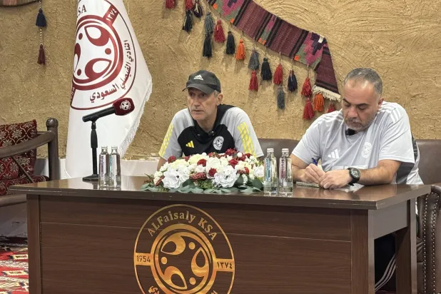 الإيطالي جيوفاني سوليناس خلال المؤتمر الصحافي (عبد الله المعيوف)