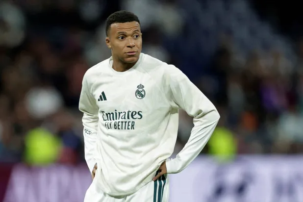 FILE PHOTO: Soccer Football - UEFA Champions League - Real Madrid v RB Leipzig - Estadio Bernabeu, Madrid, Spain - October 21, 2026  Real Madrid's Kylian Mbappe during the warm up before the match REUTERS/Violeta Santos Moura/File Photo