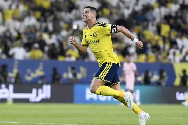 رونالدو على درب الحلم الكبير بهاتريك جديد (رويترز)