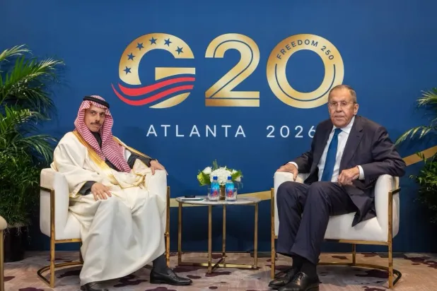 Saudi Foreign Minister Prince Faisal bin Farhan and his Russian counterpart Sergey Lavrov (SPA)