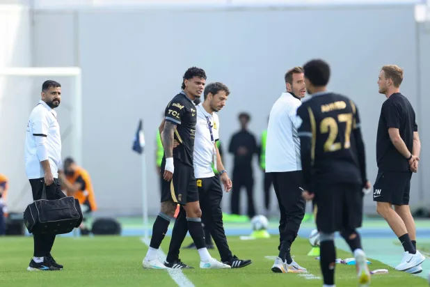 إلتواء الكاحل يبعد ريوس عن الاتحاد... وفيسينغ يجهز لوبي