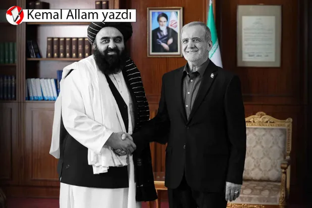 İran Cumhurbaşkanı Mesud Pezeşkiyan ve Afganistan Dışişleri Bakanı Emir Han Muttaki, Tahran (AFP)
