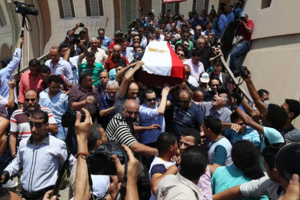 مصر تودع نور الشريف إلى مثواه الأخير