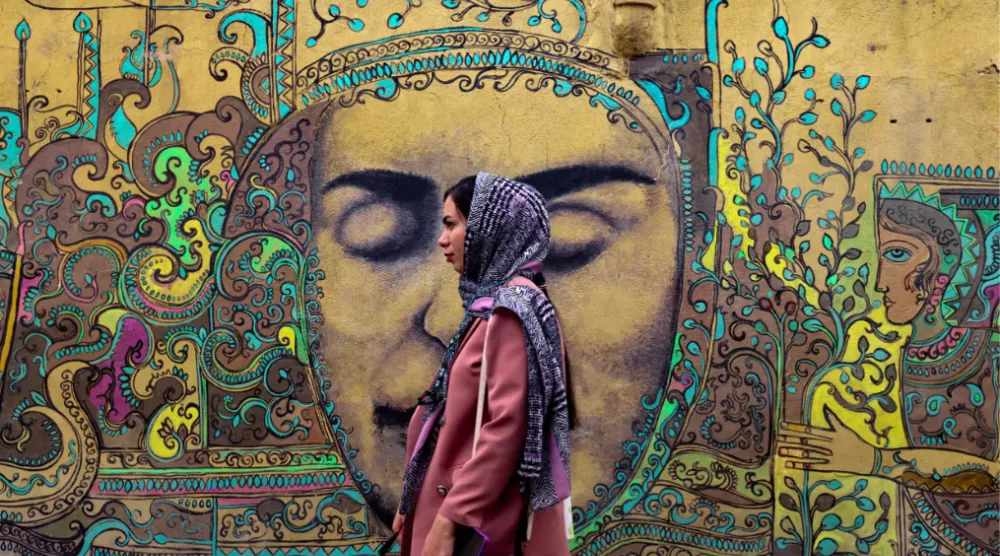 Arabesque patterns feature in Yazdi's creations © ATTA KENARE / AFP
