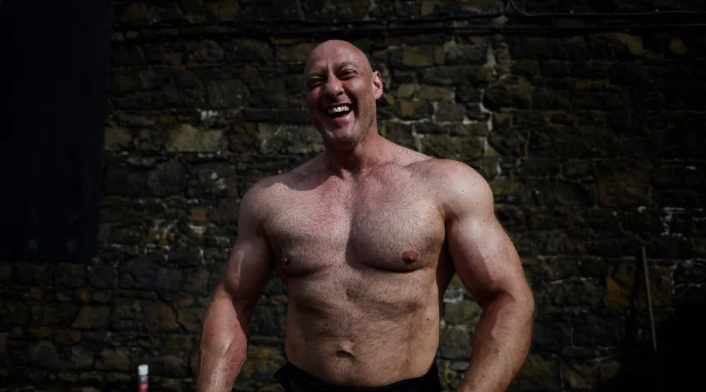 بدلا من 3 وجبات كبيرة يُنصح بتوزيع البروتين على وجبات صغيرة طوال اليوم لتحفيز تخليق البروتين العضلي (رويترز)