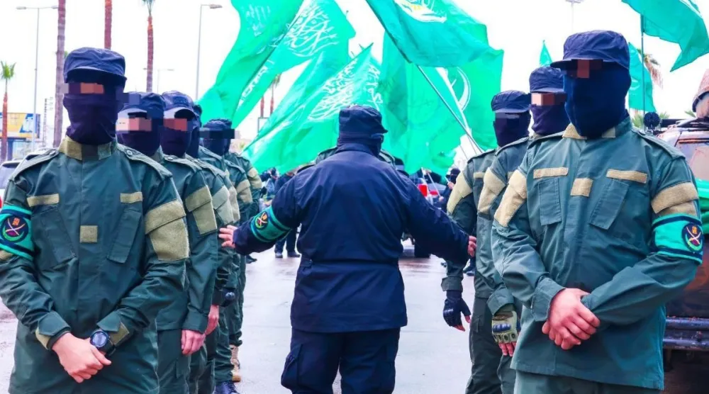 مقاتلون من «قوات الفجر» (أرشيفية - «الجماعة الإسلامية» في لبنان عبر «تلغرام»)
