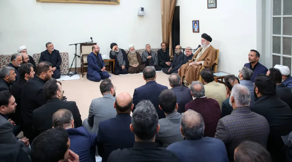   İran Lideri Ali Hamaney Tahran'da bir cenaze töreni sırasında (El-Mürşid web sitesi)